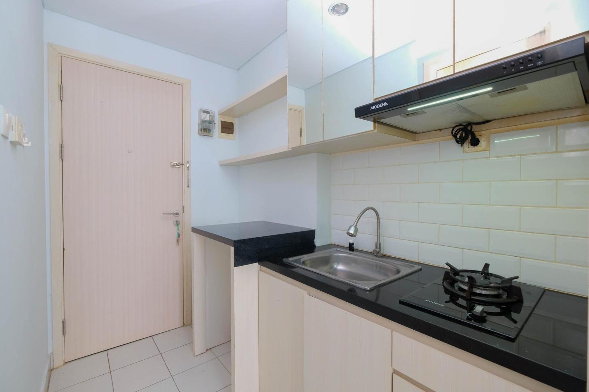 Comfy And Homey 2br At Patraland Urbano By Travelio Apartemen Bekasi